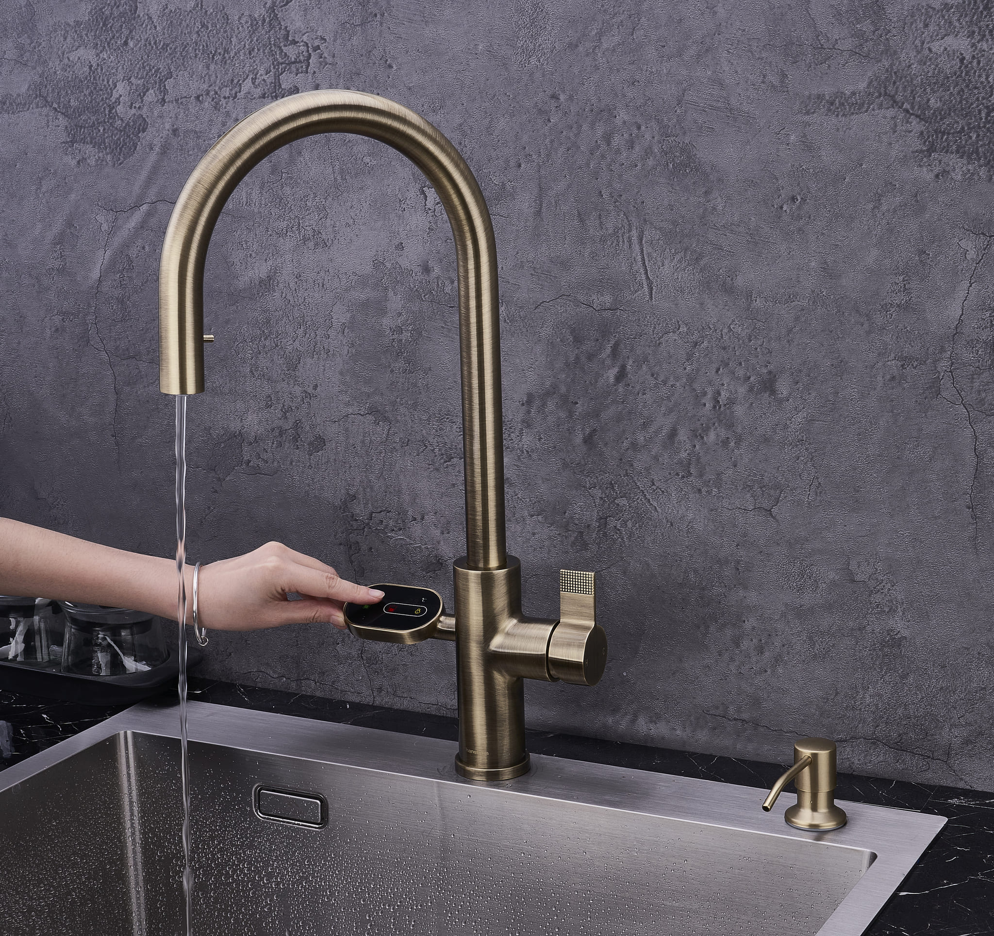Image of Hanström 4-in-1 Nexa Digital Pullout - Antique Brass