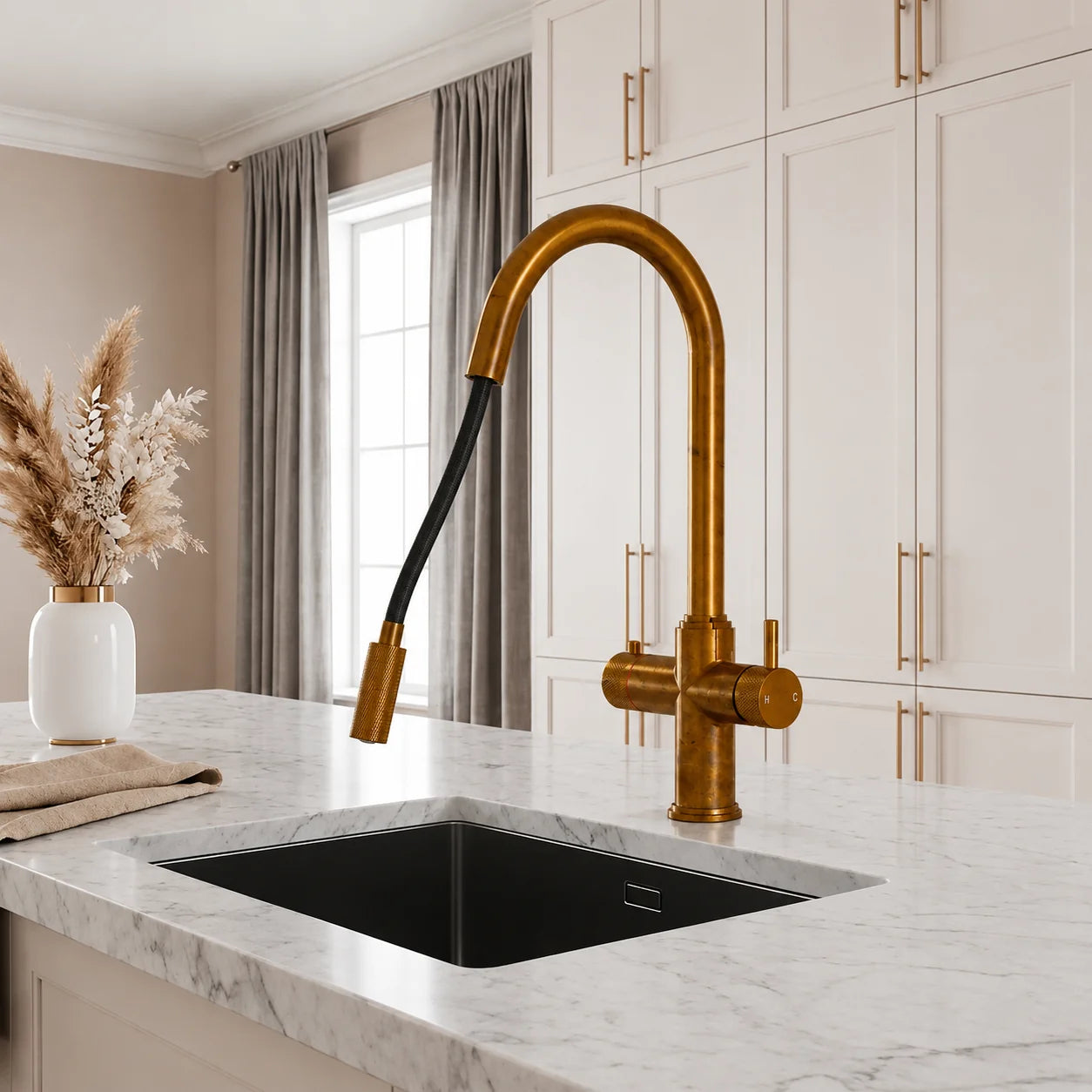 4-in-1 Fohen Kyros Pull Out - Aged Brass